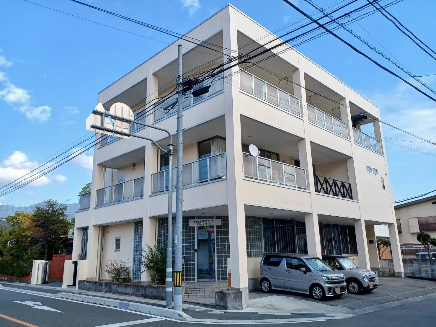 buildingImage